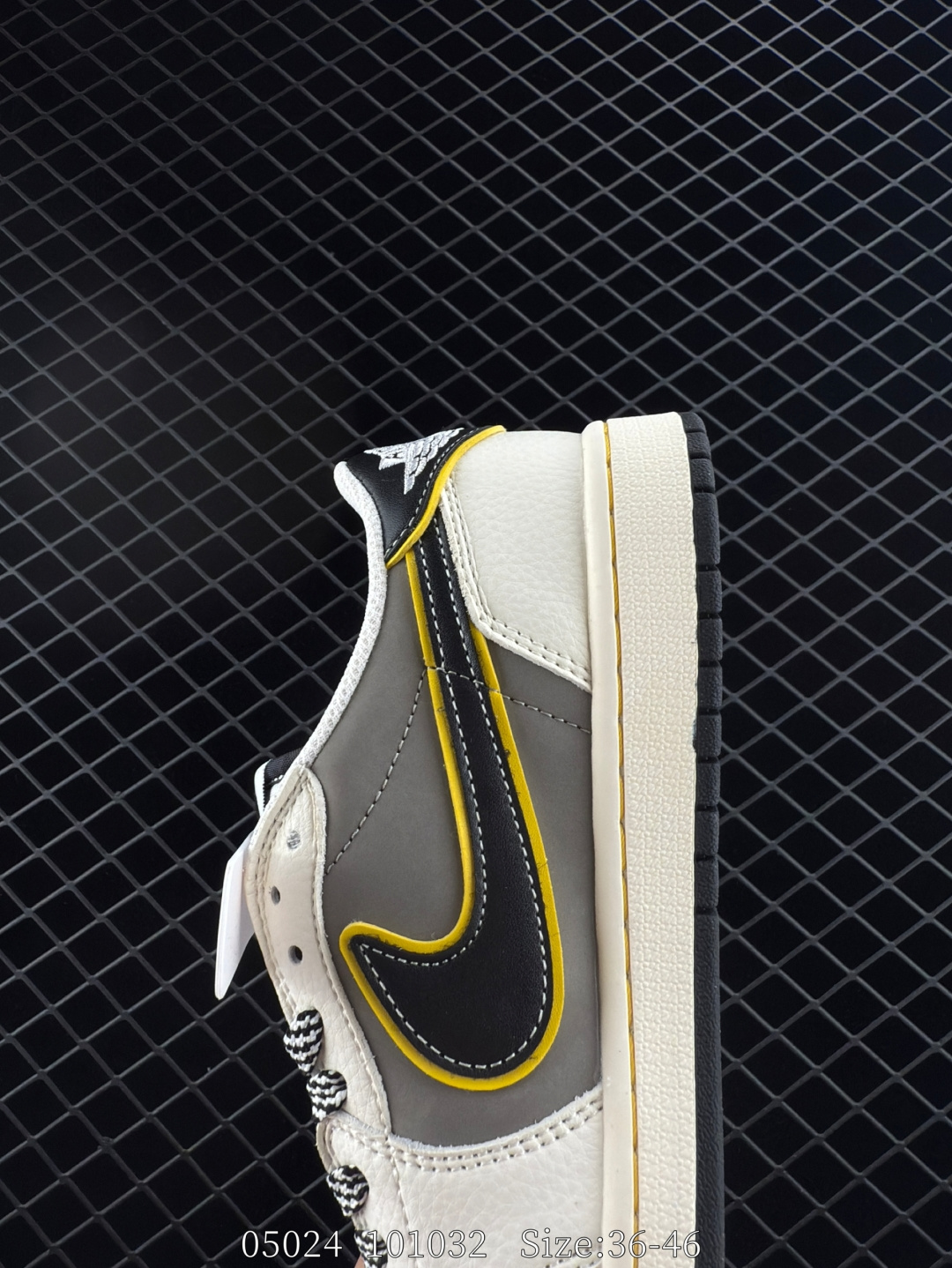 Travis Scott x Air Jordan 1 ” Reverse Mocha “